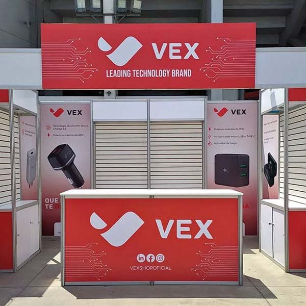 Avisos publicitarios corpóreos y cajas de luz